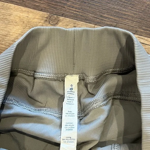 lululemon athletica Pants - Picture 2 of 6
